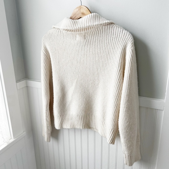 Pullover Sweater with collar and zipper - Picture 4 of 5